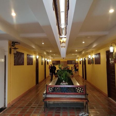 Yellow Tique Hotel ลำปาง ภายนอก รูปภาพ