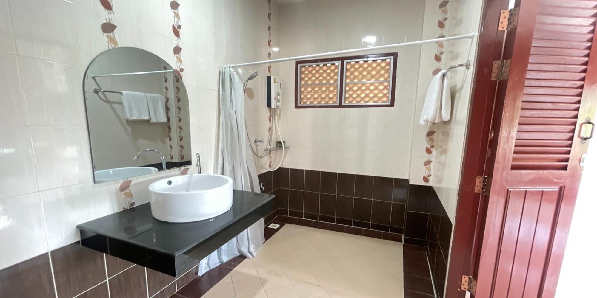 Yellow Tique Hotel ลำปาง ภายนอก รูปภาพ