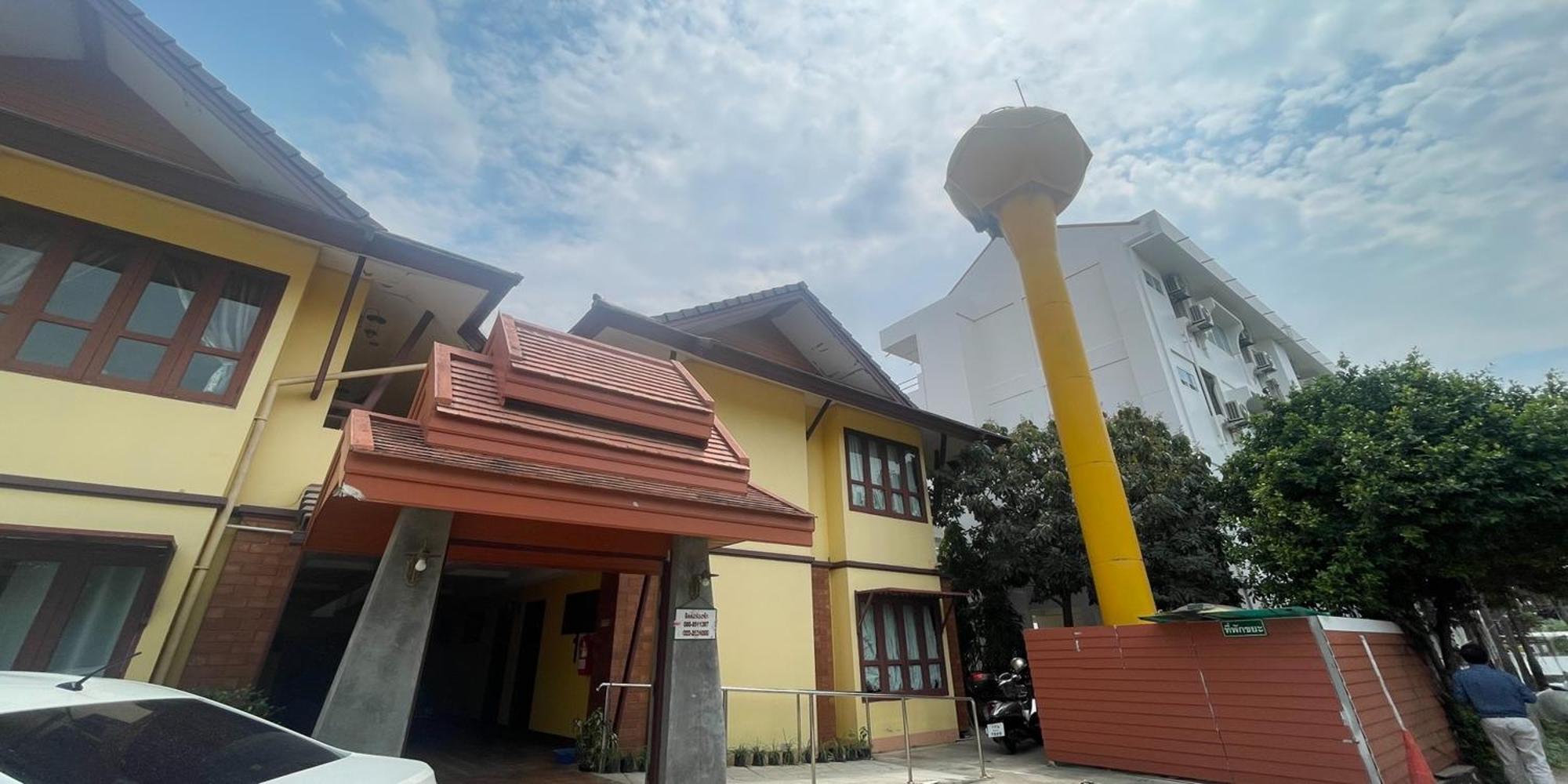 Yellow Tique Hotel ลำปาง ภายนอก รูปภาพ